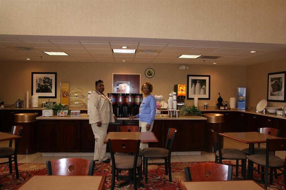 Hampton Inn Selma Restoran gambar
