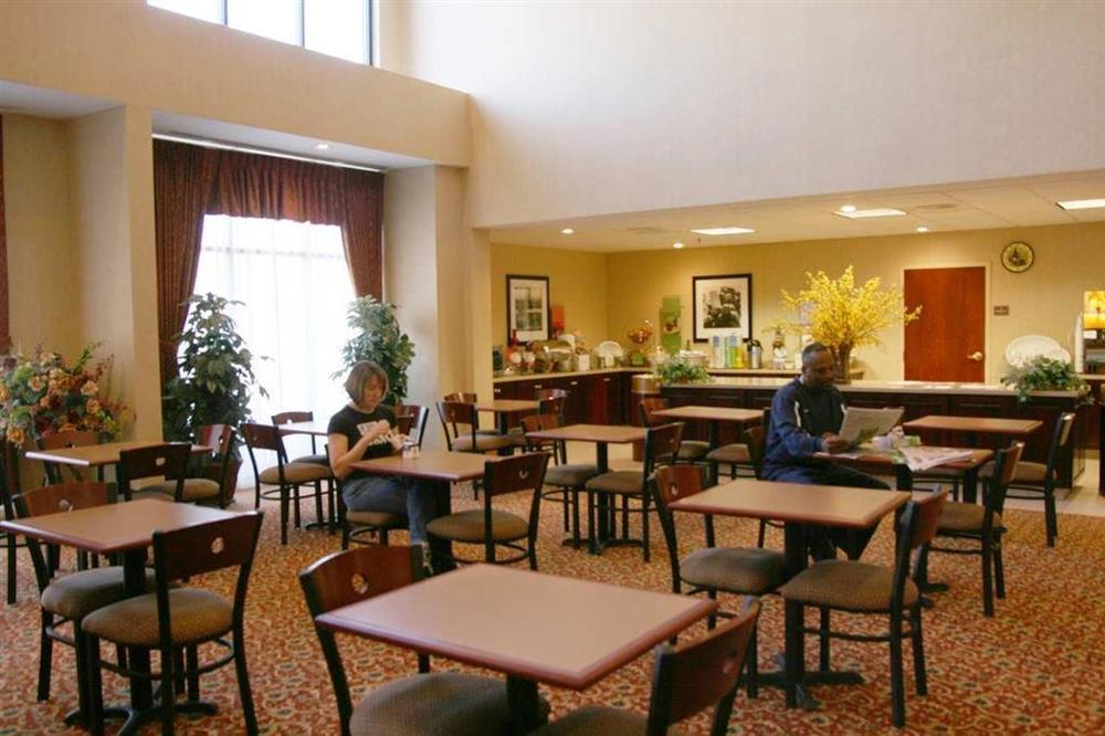 Hampton Inn Selma Restoran gambar